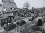 Canadese voertuigen op brugweg (april 1945).  WOII.