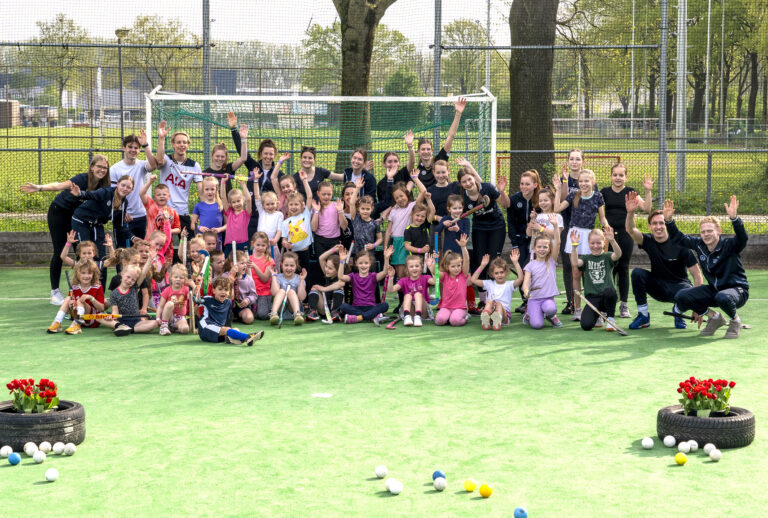 Kennismaken met hockey bij HVZ