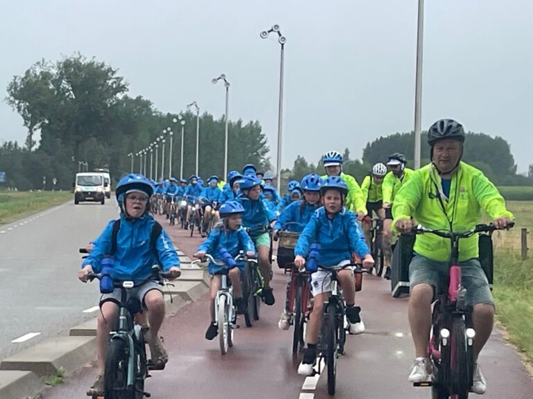 Ome Joop’s Tour 2025 start in het Nederlands Openluchtmuseum