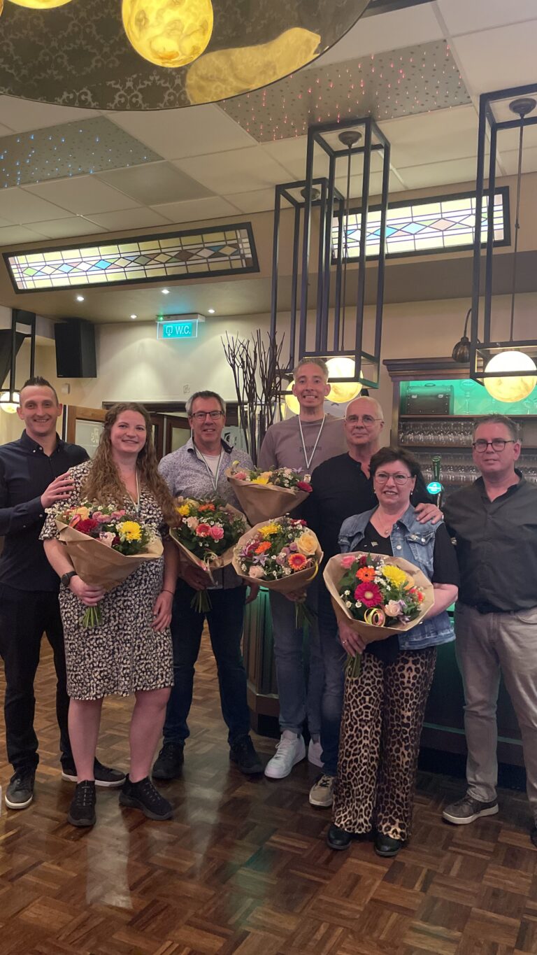 CV De Deurdreiers huldigt haar jubilarissen