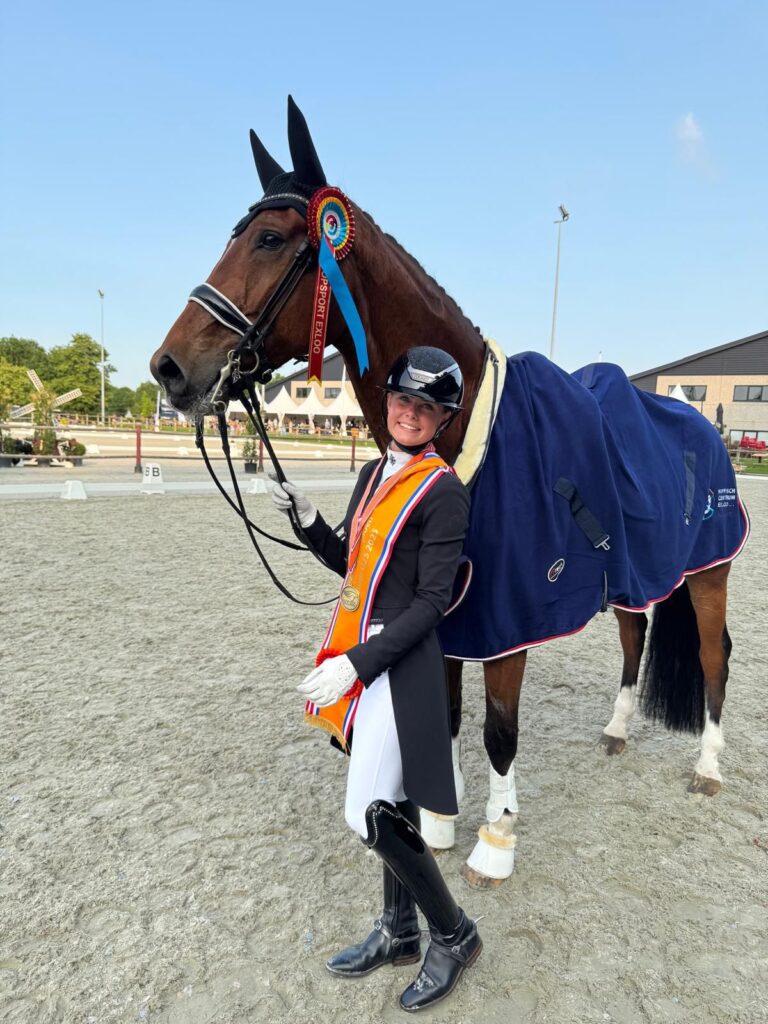 Didamse Kris de Vries Nederlands kampioen dressuur