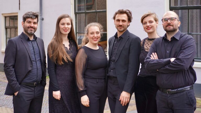 Madonna mia! Première door Tempera Mente