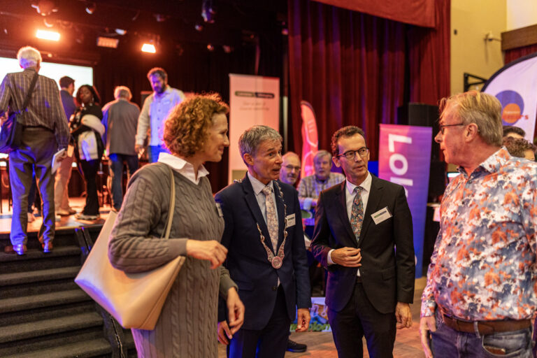 Negende Beursvloer de Liemers brengt bedrijfsleven, serviceclubs, scholen en maatschappelijke initiatieven samen in De Ogtent