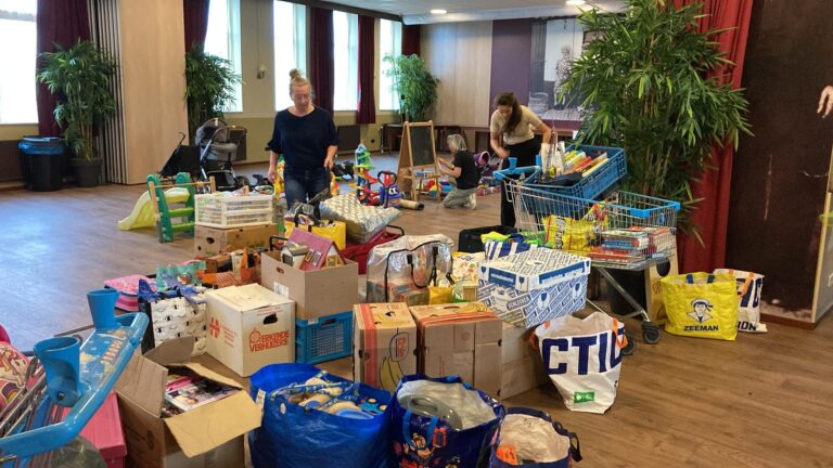 Grote opkomst kinderkledingbeurs Duiven, komende Speelgoedbeurs net zo een succes?